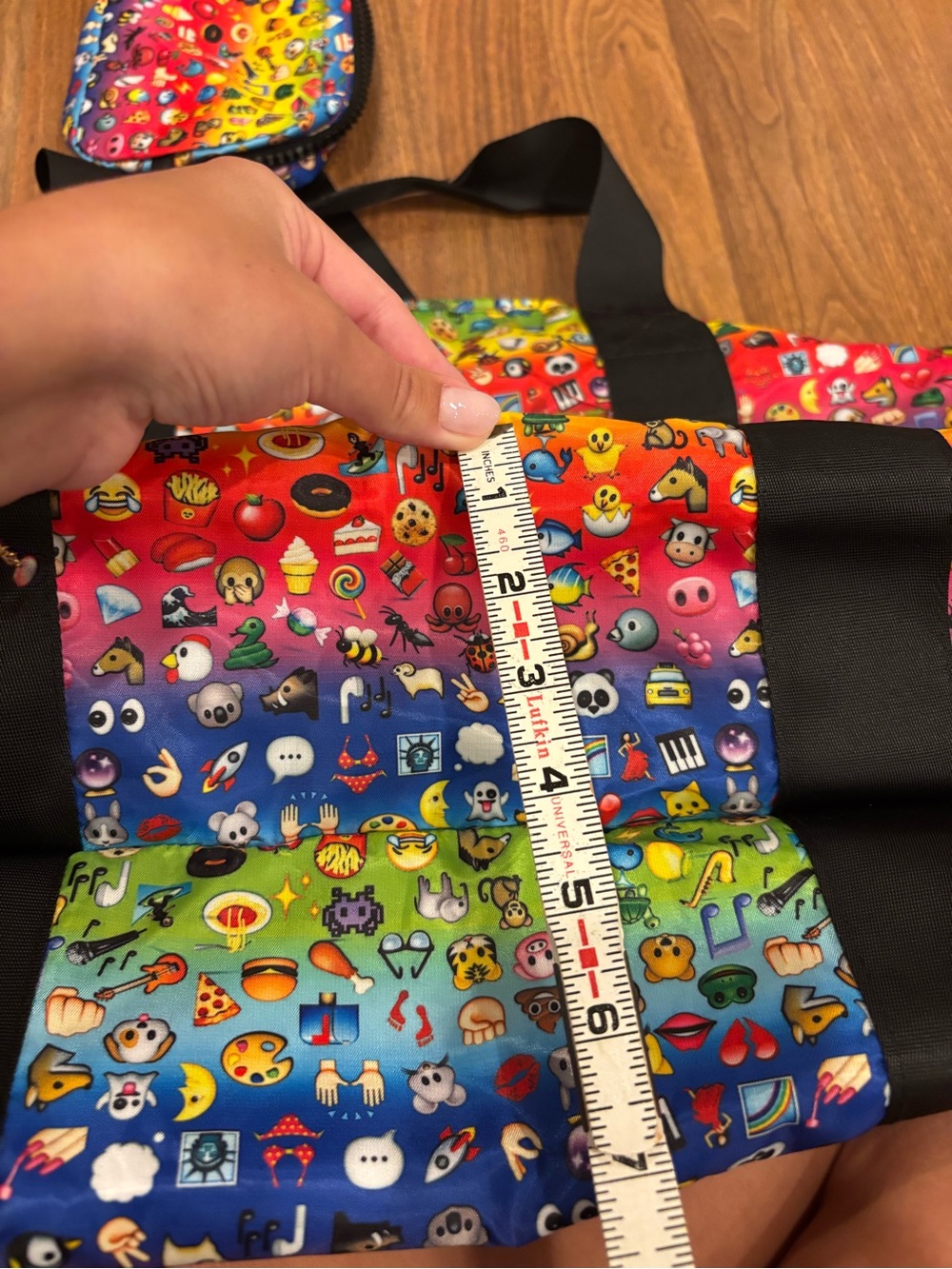 Terez x Go! SAC Emoji Rainbow Duffel Bag & Pouch Lightweight Packable NWOT Strap - Picture 9 of 9